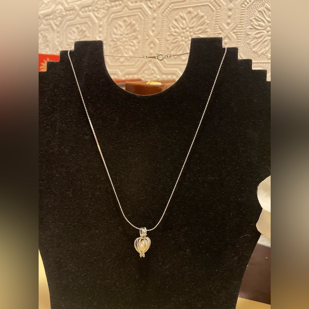 Vintage 18K GE Chain with Fresh Water Pearl in Cage